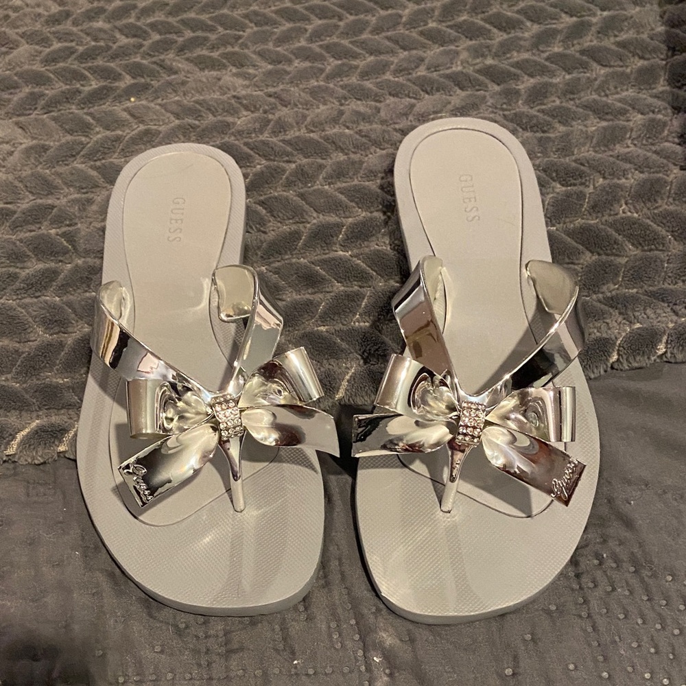 Guess, size 9, silver